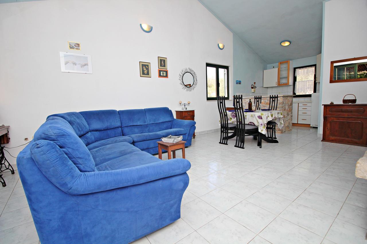 Guest House Beverin Sali Exteriér fotografie